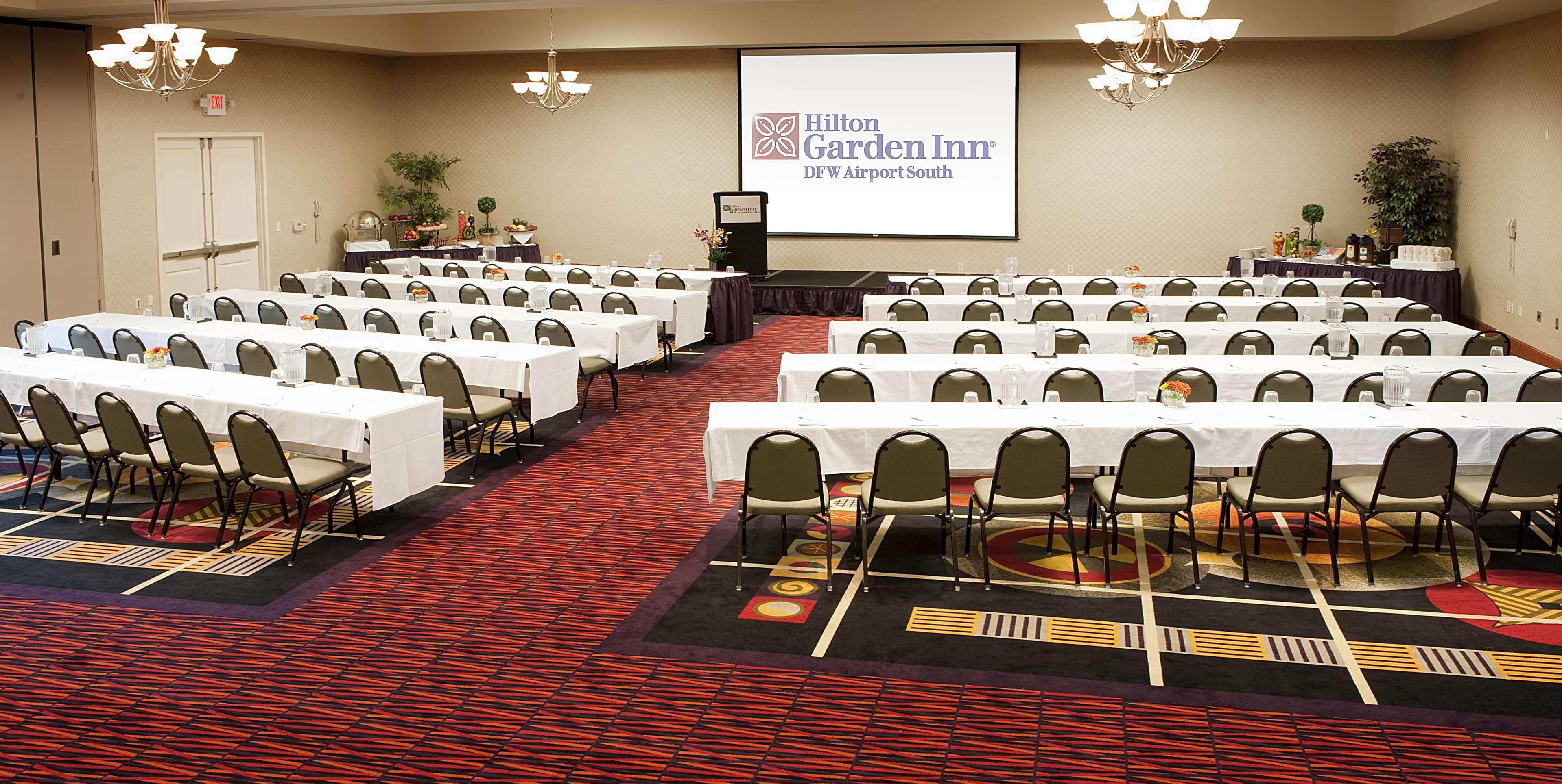 Hilton Garden Inn Dfw Airport South Irving Dış mekan fotoğraf